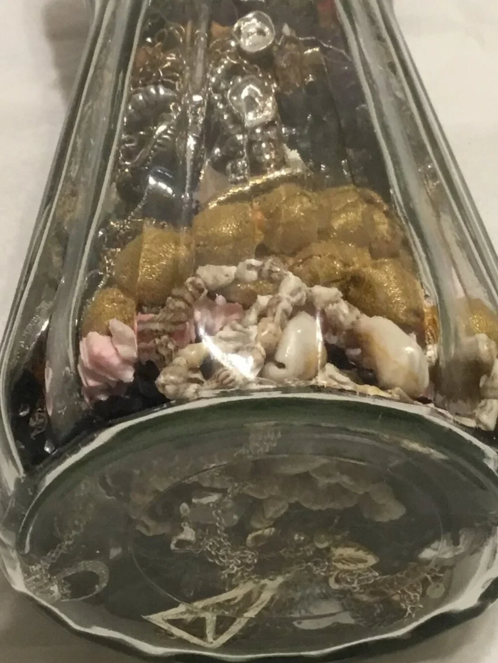 Large, heavy vase filled with good wearable jewelry - Picture 10 of 12